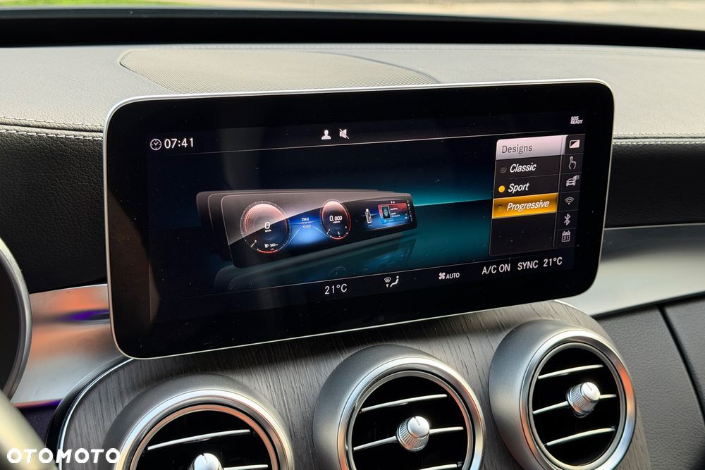 Mercedes-Benz Klasa C 300 4MATIC 9G-TRONIC - 21
