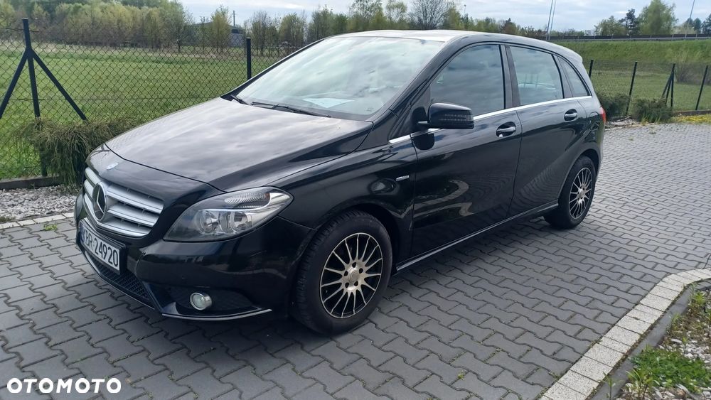 Mercedes-Benz Klasa B 180 (BlueEFFICIENCY) - 1