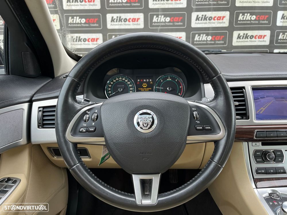 Jaguar XF 2.2 D Luxury - 20