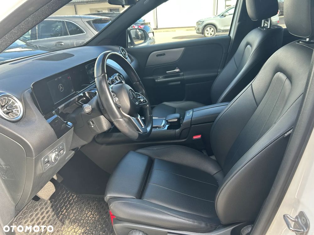 Mercedes-Benz GLA 180 - 4