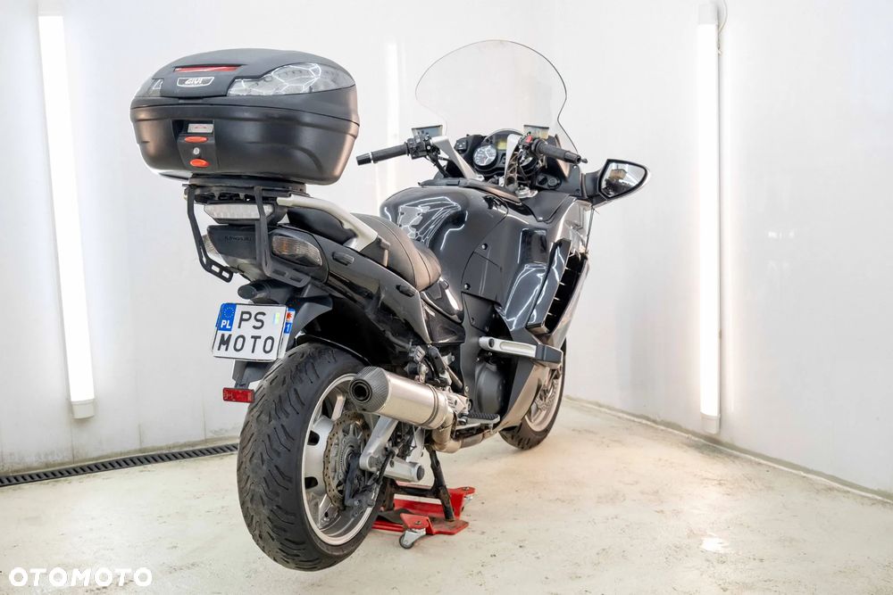 Kawasaki GTR - 6