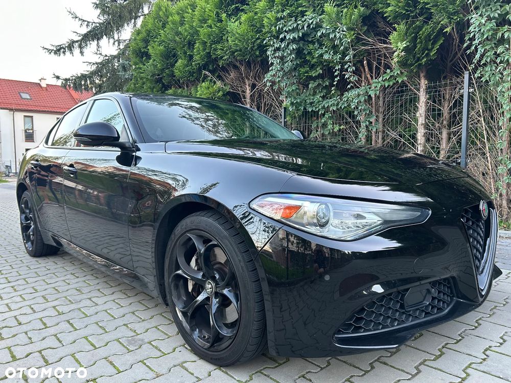 Alfa Romeo Giulia - 1
