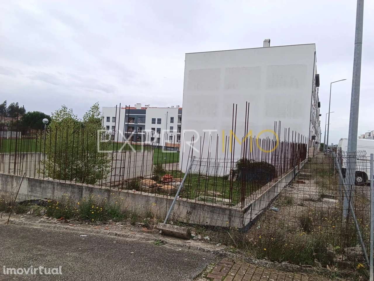 Terreno para construção de edifício para apartamentos - Grande imagem: 2/6