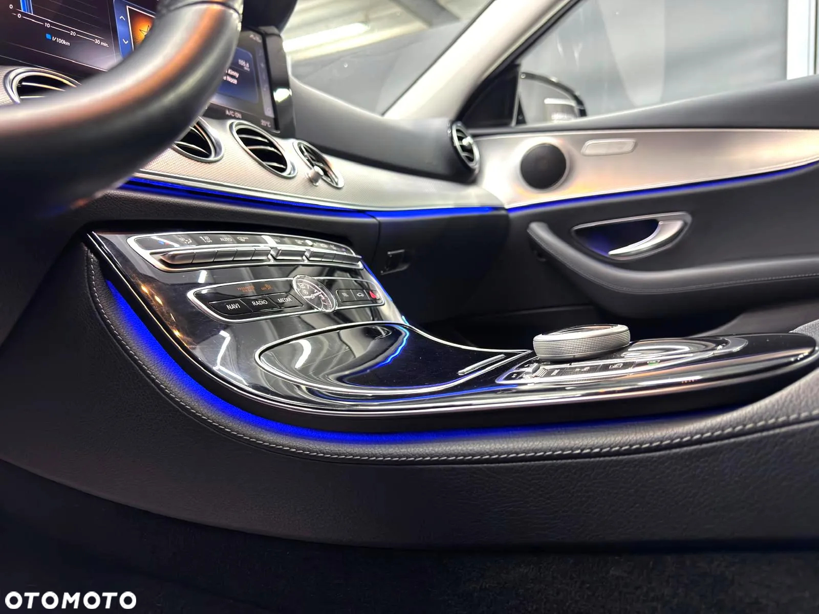 Mercedes-Benz Klasa E 220 d T 9G-TRONIC Avantgarde - 23