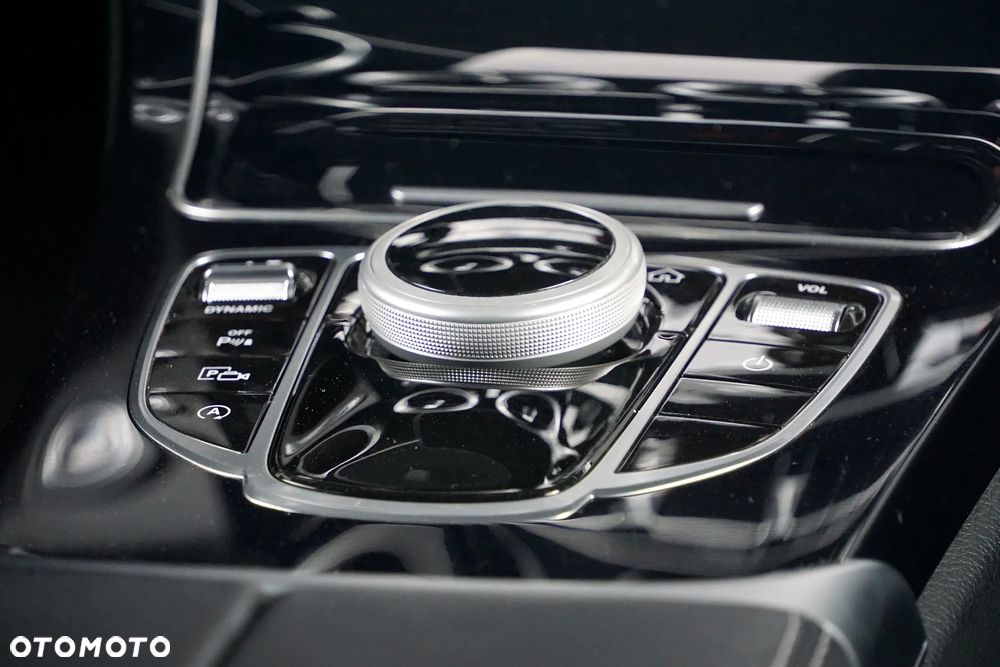 Mercedes-Benz Klasa C 200 d 9G-TRONIC - 40