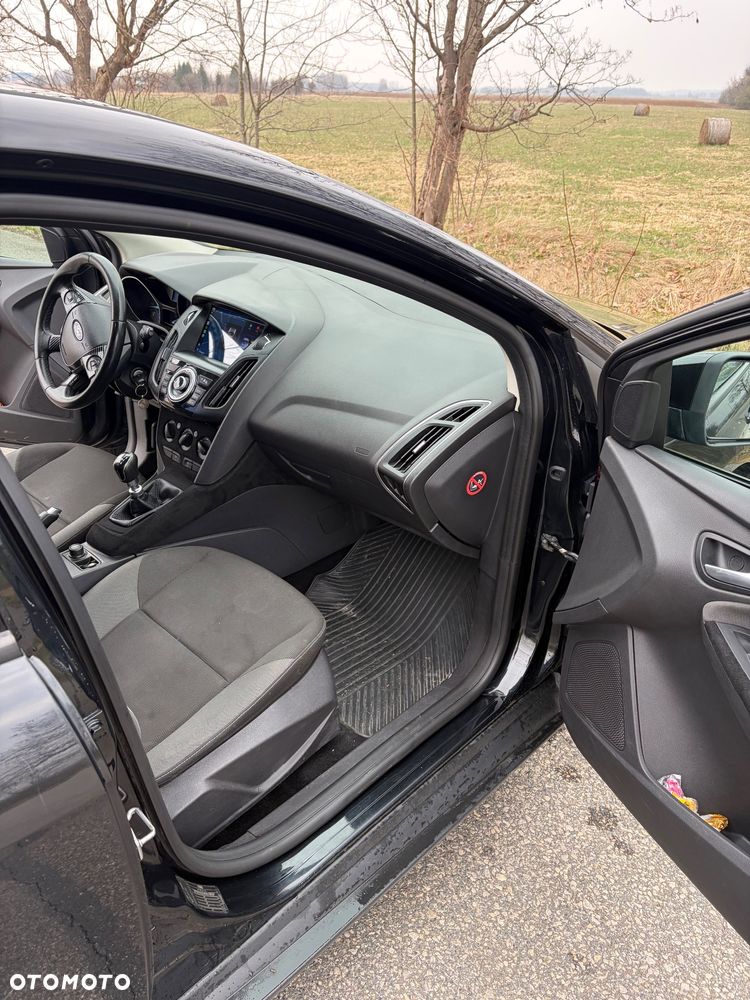 Ford Focus - 25