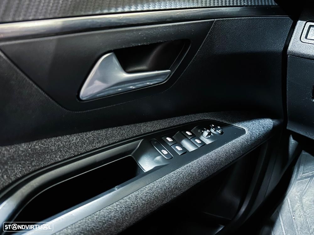 Peugeot 5008 1.5 BlueHDi Allure Pack EAT8 - 29