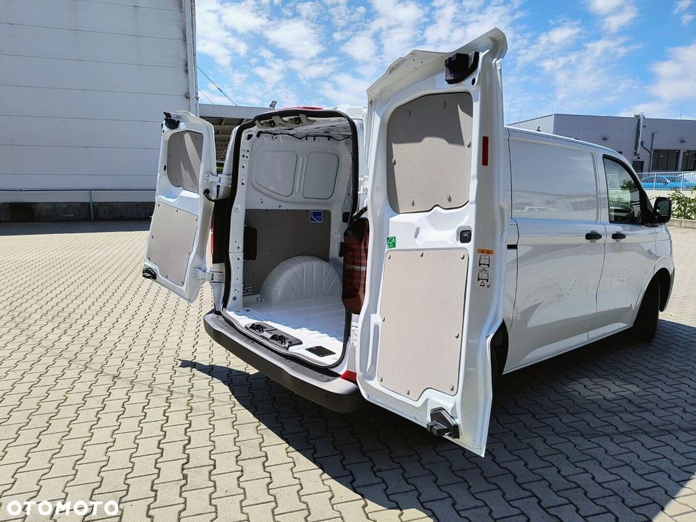 Volkswagen Transporter Furgon silnik: 2,0 l TDI 150 KM / skrzynia biegów: 6-biegowa manualna rozstaw osi: 3100 mm - 9