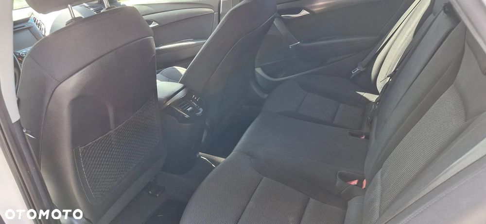 Hyundai i40 Kombi 1.7 CRDi DCT Premium - 15