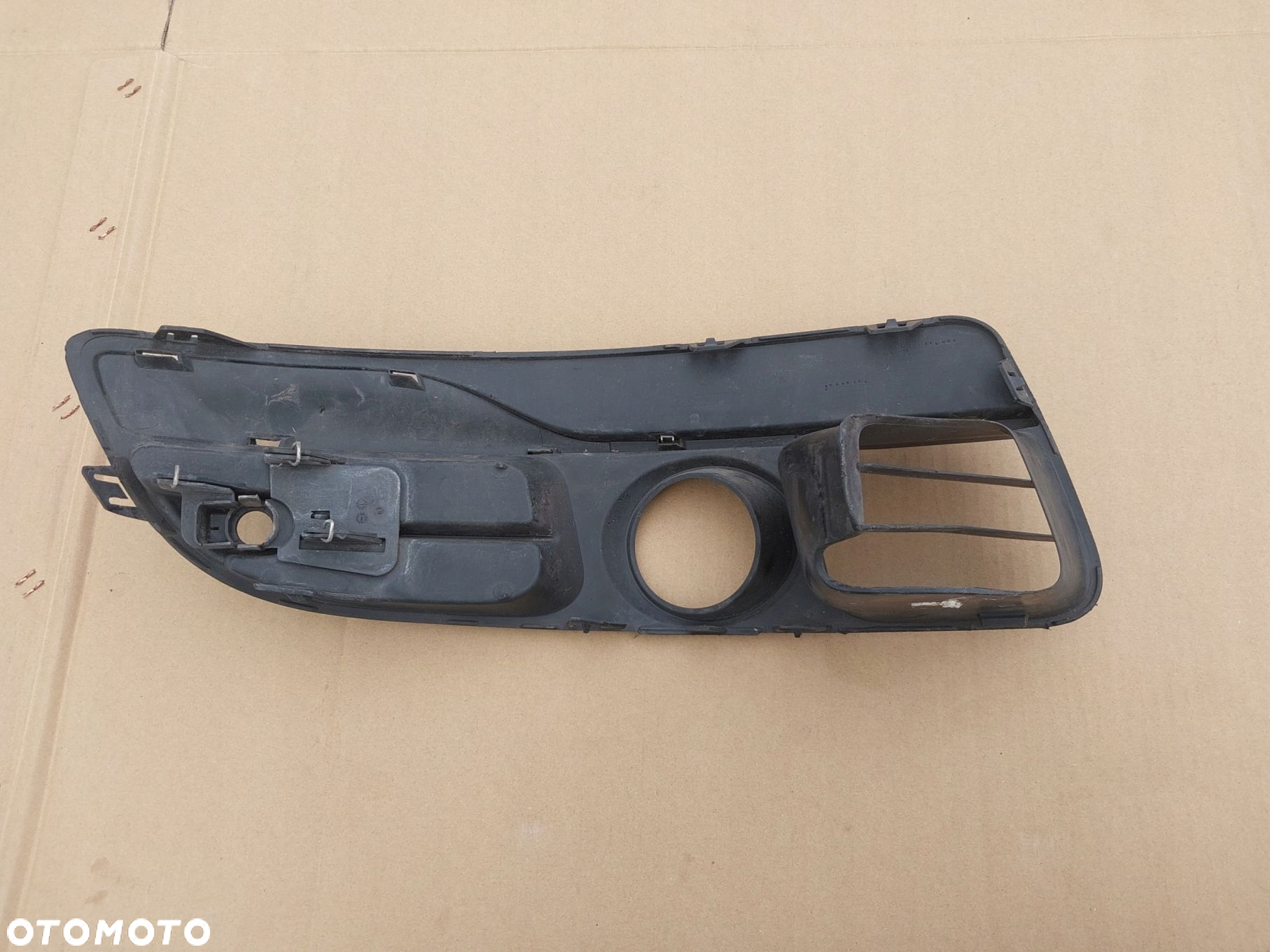 KRATKA ZDERZAKA RENAULT LAGUNA III LIFT ORYGINAŁ - 2