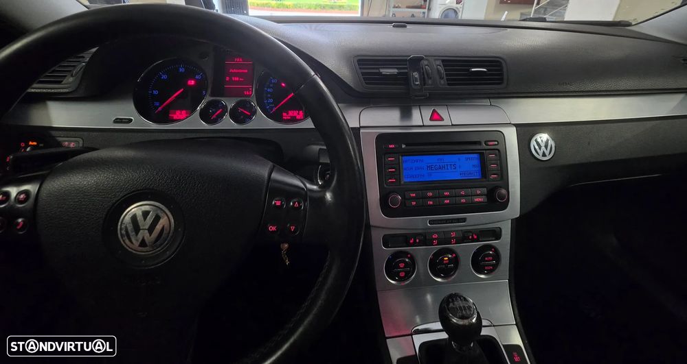 VW Passat - 8