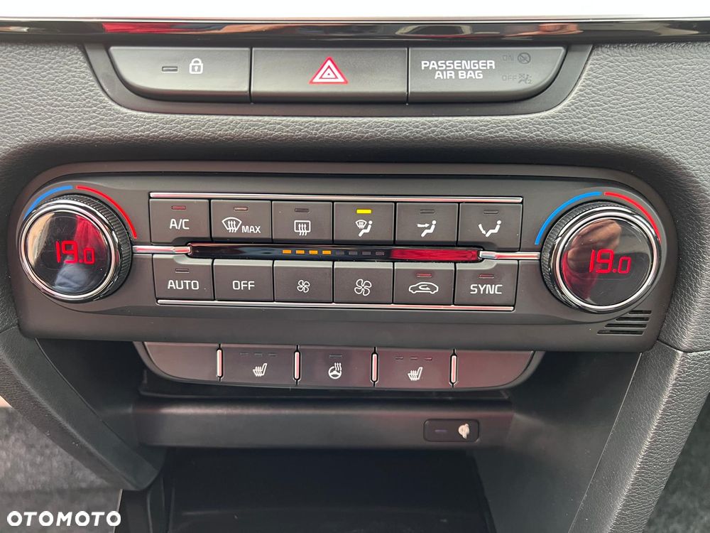 Kia Ceed 1.6 CRDi DCT GT Line - 27