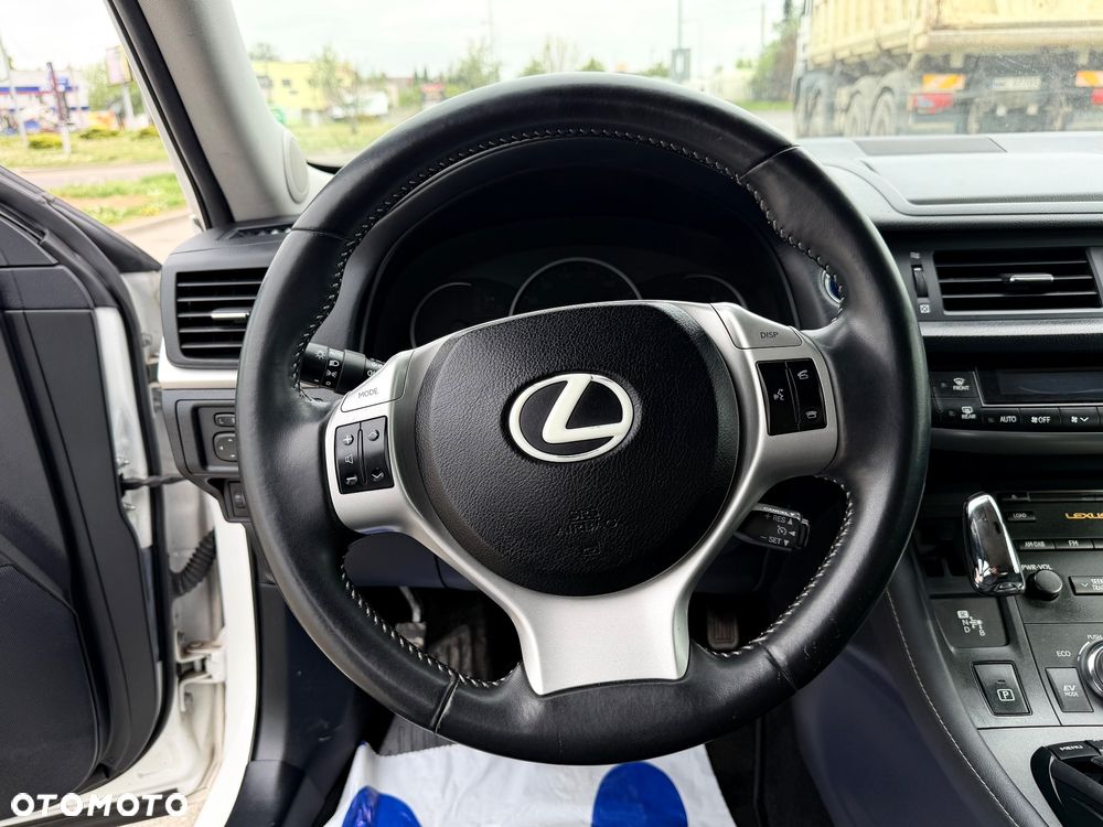 Lexus CT 200h Prestige - 12