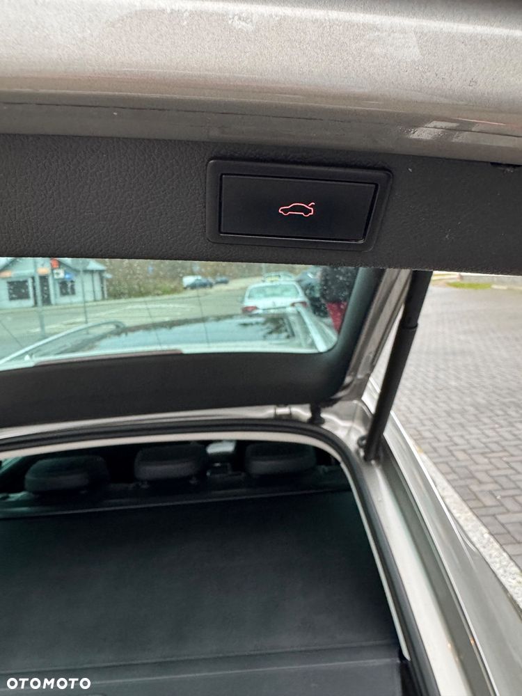 Skoda Superb 2.0 TDI Elegance DSG - 29