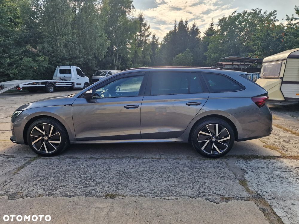 Skoda Octavia Combi 2.0 TDI DSG Sportline - 9