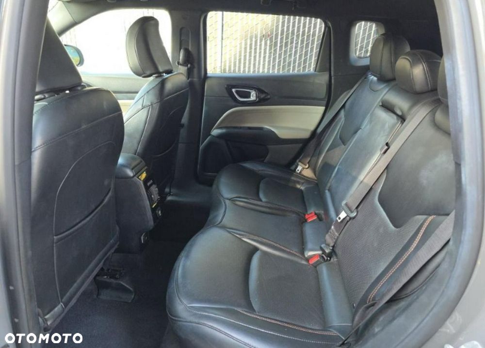 Jeep Compass - 10
