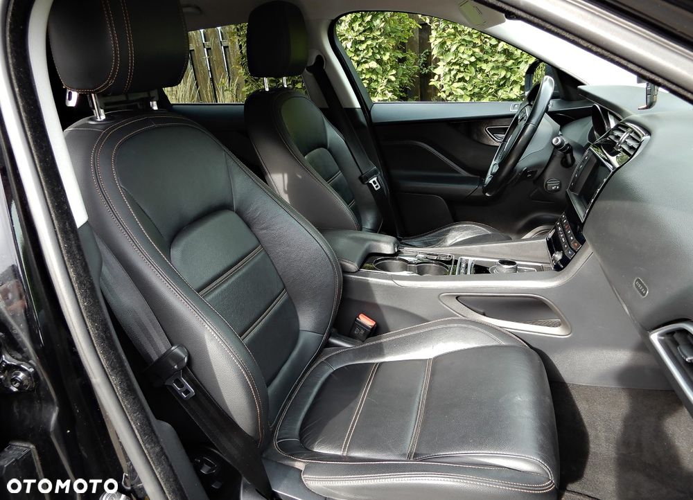 Jaguar F-Pace 2.0 i4D AWD Pure - 15