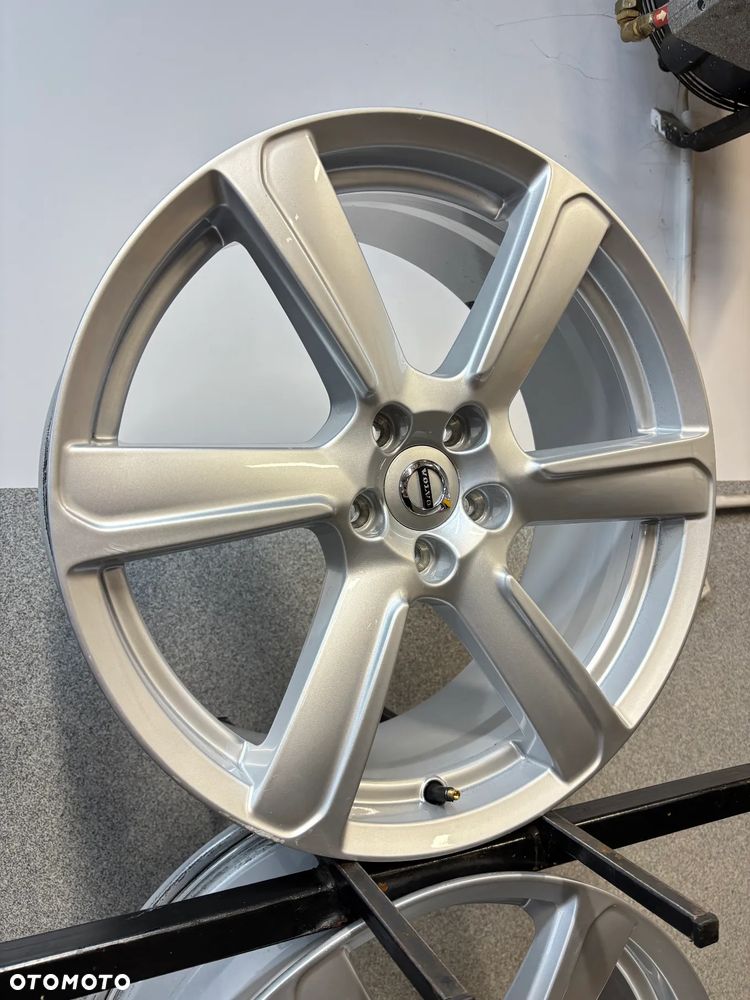 4 Felgi Alu. Volvo XC90, XC60, V90, S90, S60 19" ET42,5, 8J - 6