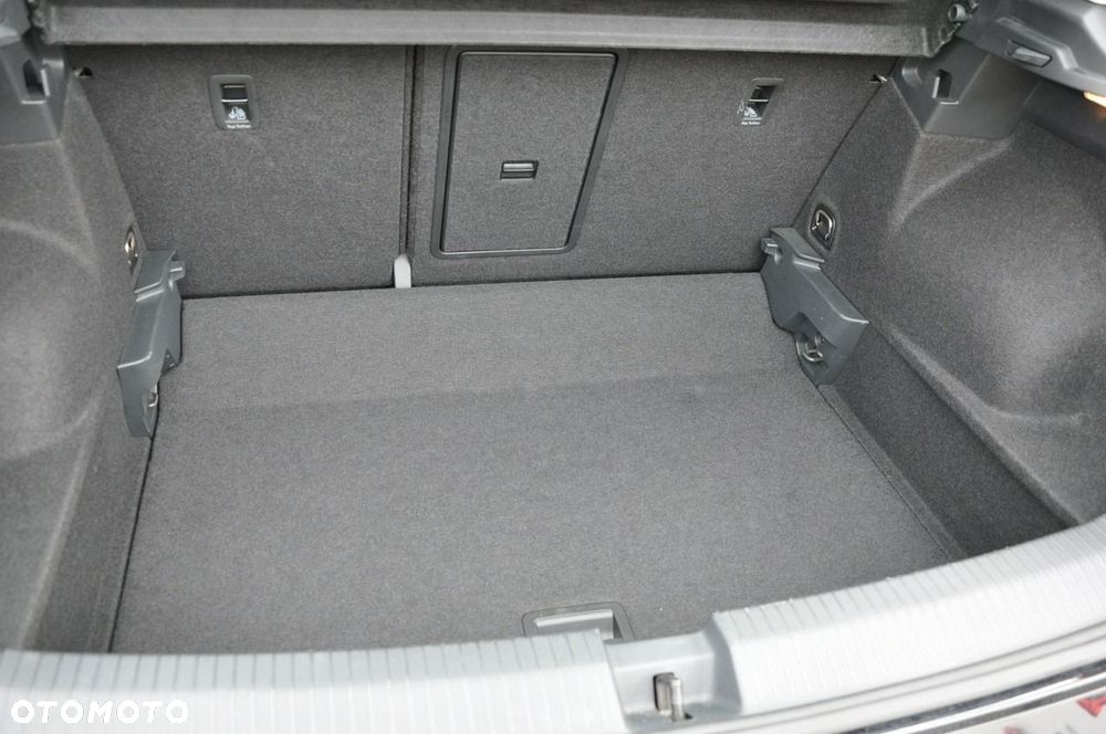 Volkswagen T-Roc - 29