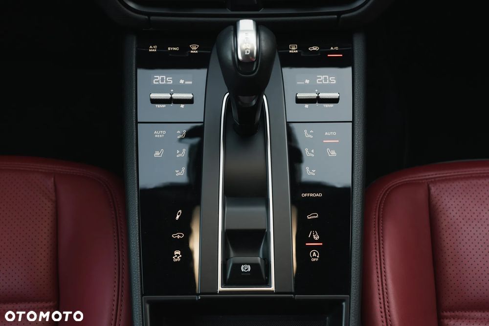 Porsche Macan T - 9