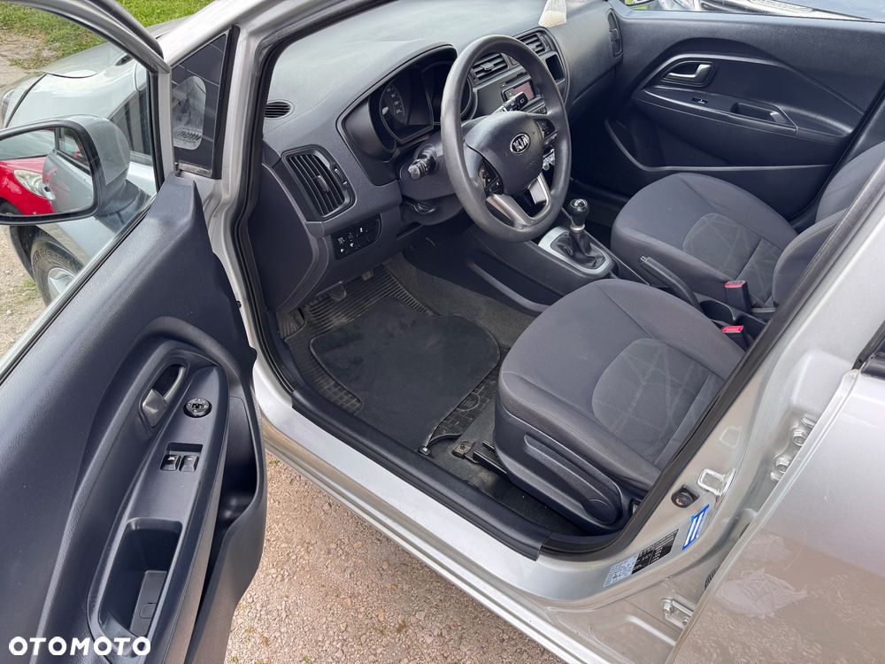 Kia Rio 1.2 L - 9