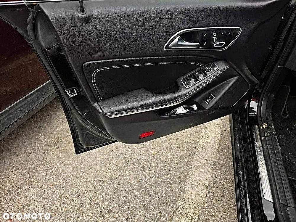 Mercedes-Benz CLA 250 4Matic 7G-DCT AMG Line - 8