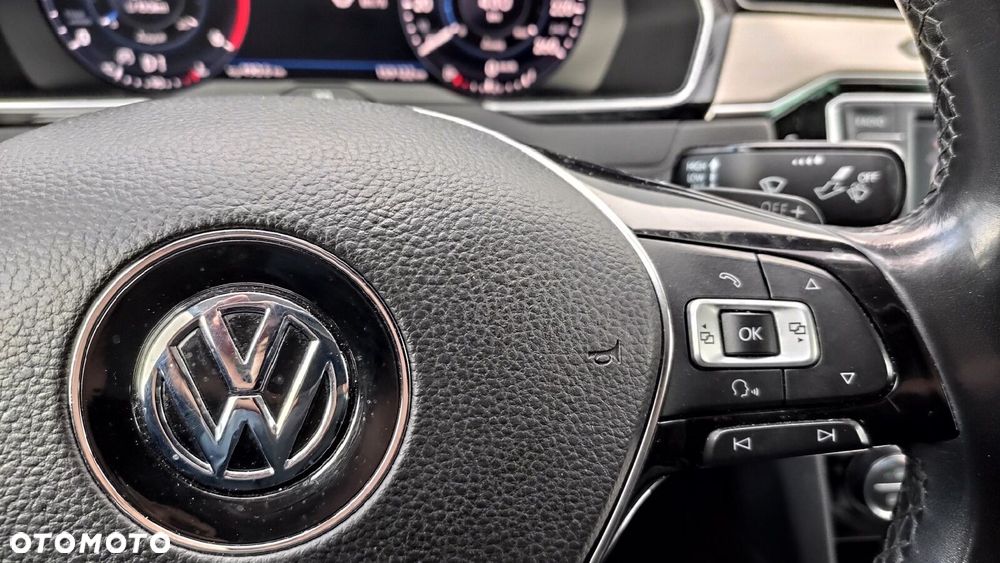 Volkswagen Passat - 16