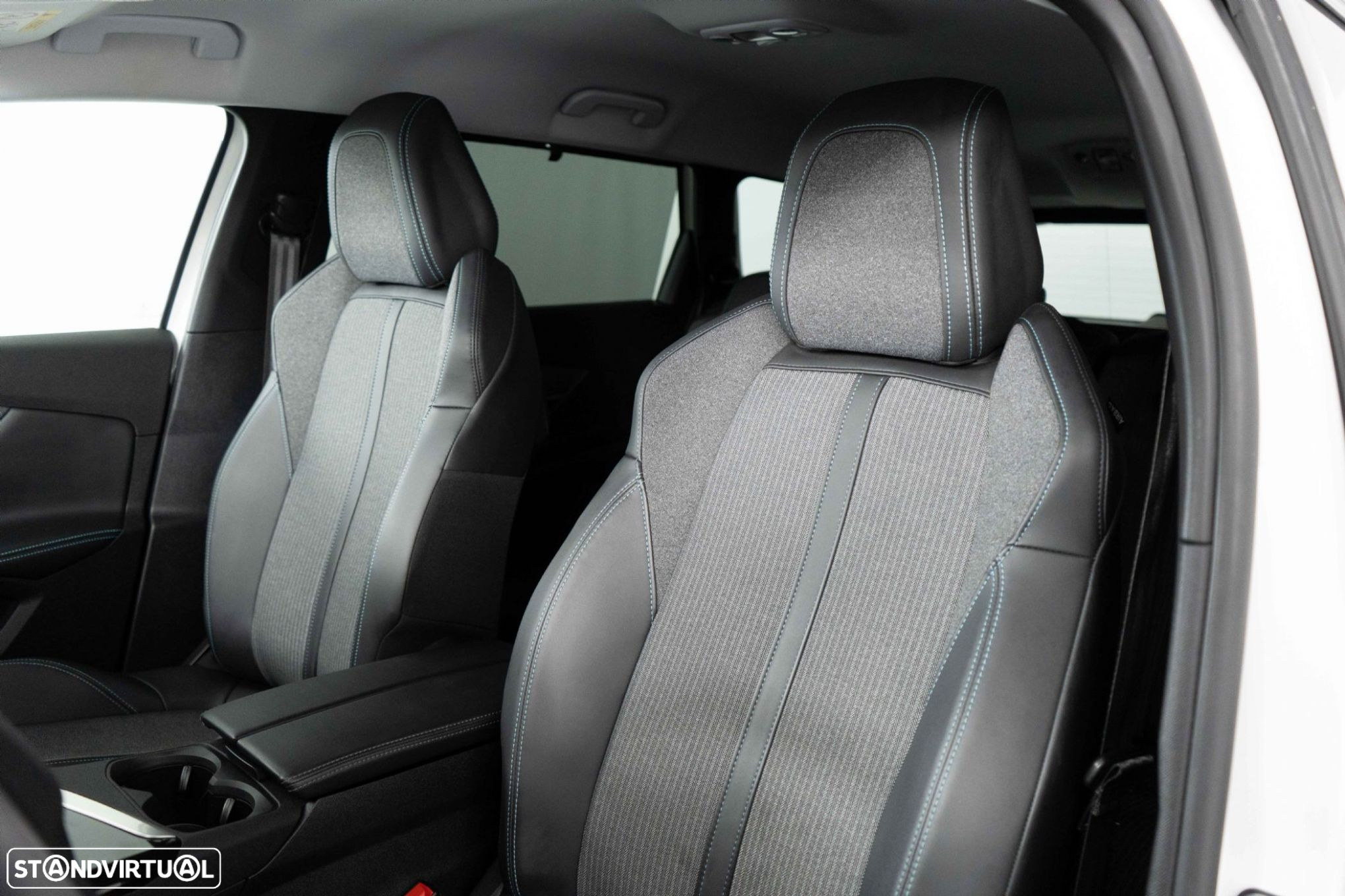 Peugeot 5008 1.2 PureTech Allure EAT8 - 8