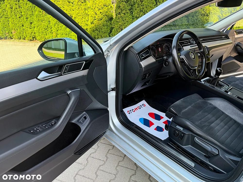 Volkswagen Passat Variant 2.0 TDI (BlueMotion Technology) Highline - 18