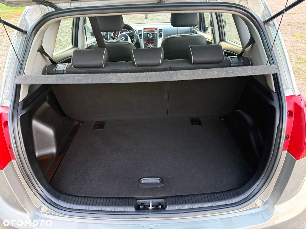 Kia Venga 1.6 CRDi 128 Edition 7 - 10