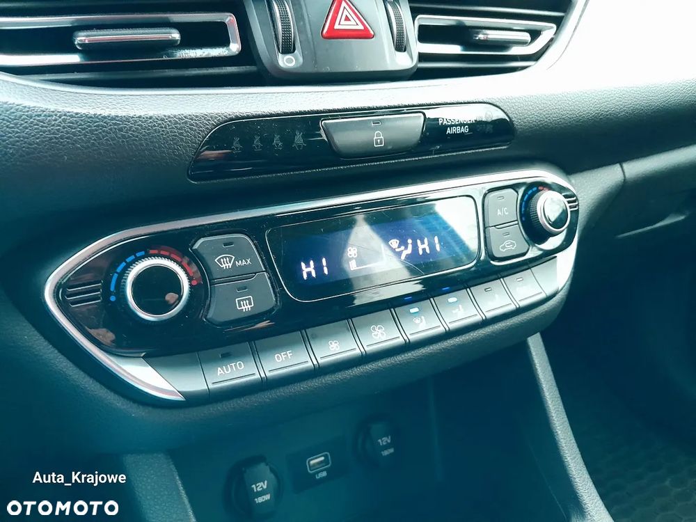 Hyundai i30 1.5 DPI Smart - 16