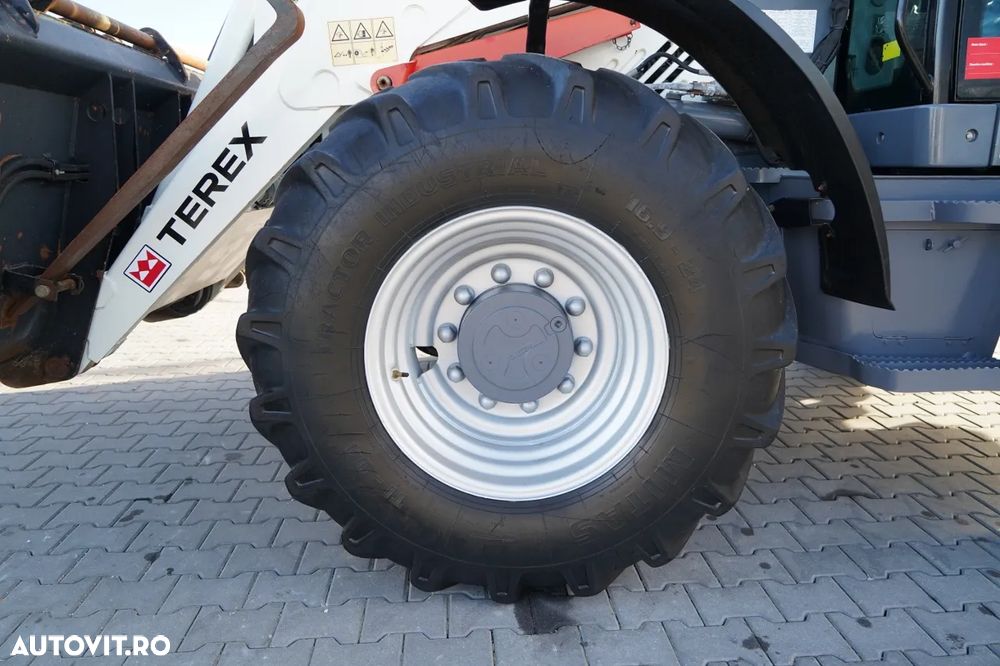 Terex TLB 990 / BULDOEXCAVATOR / SET CUPĂ / 3.300 ORE / - 26