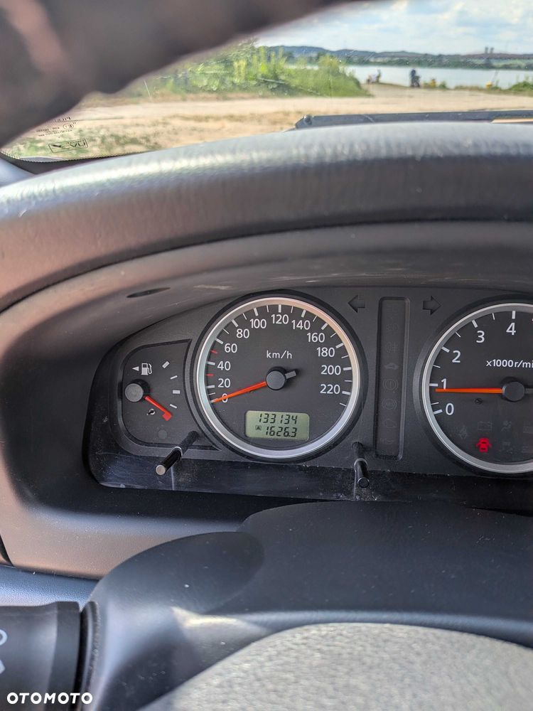Nissan Almera - 6