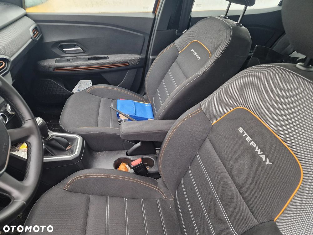 Dacia Sandero Stepway TCe 100 Celebration - 9