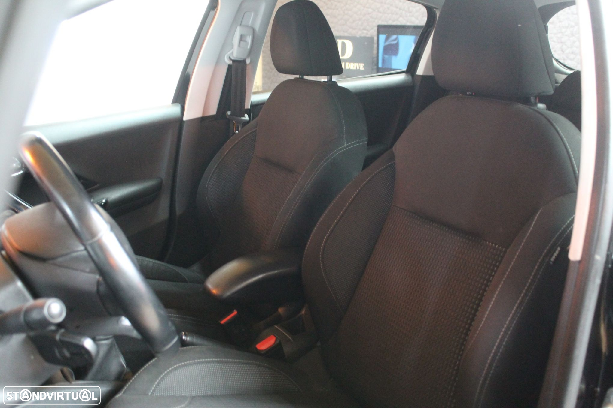 Peugeot 208 82 VTI Allure - 11