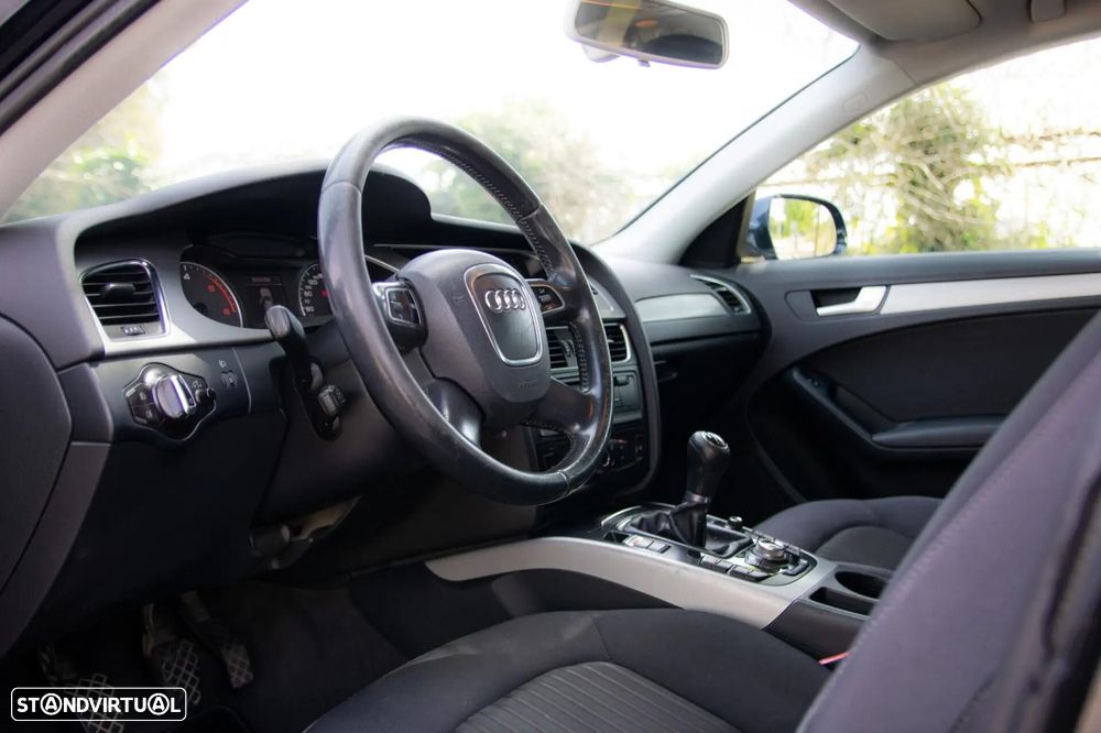 Audi A4 Avant - 32