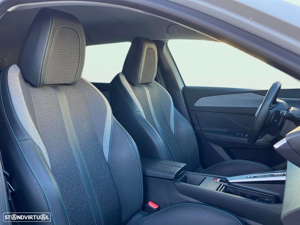 Peugeot 408 - 16