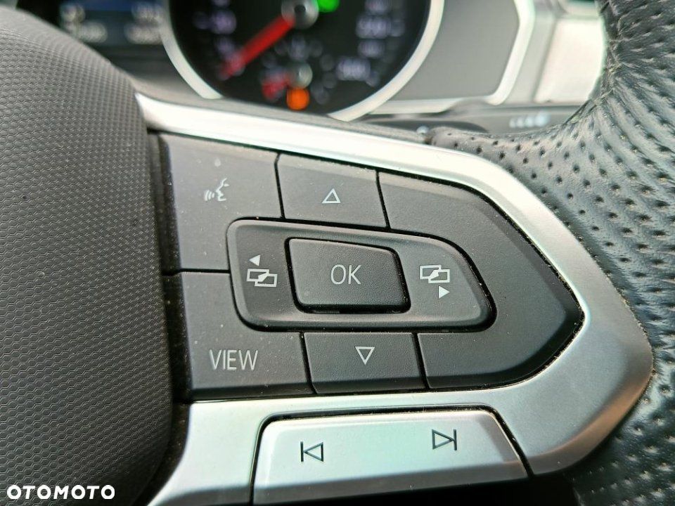Volkswagen Passat - 13