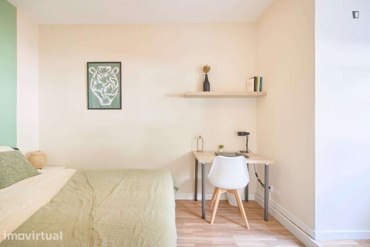 Quarto - localizado em Marquês de Pombal Lisbon - Grande imagem: 3/46