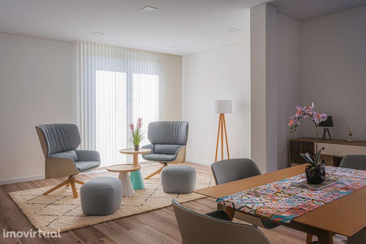 Moradia Contemporânea com Vista Atlântica no Funchal - Grande imagem: 5/54
