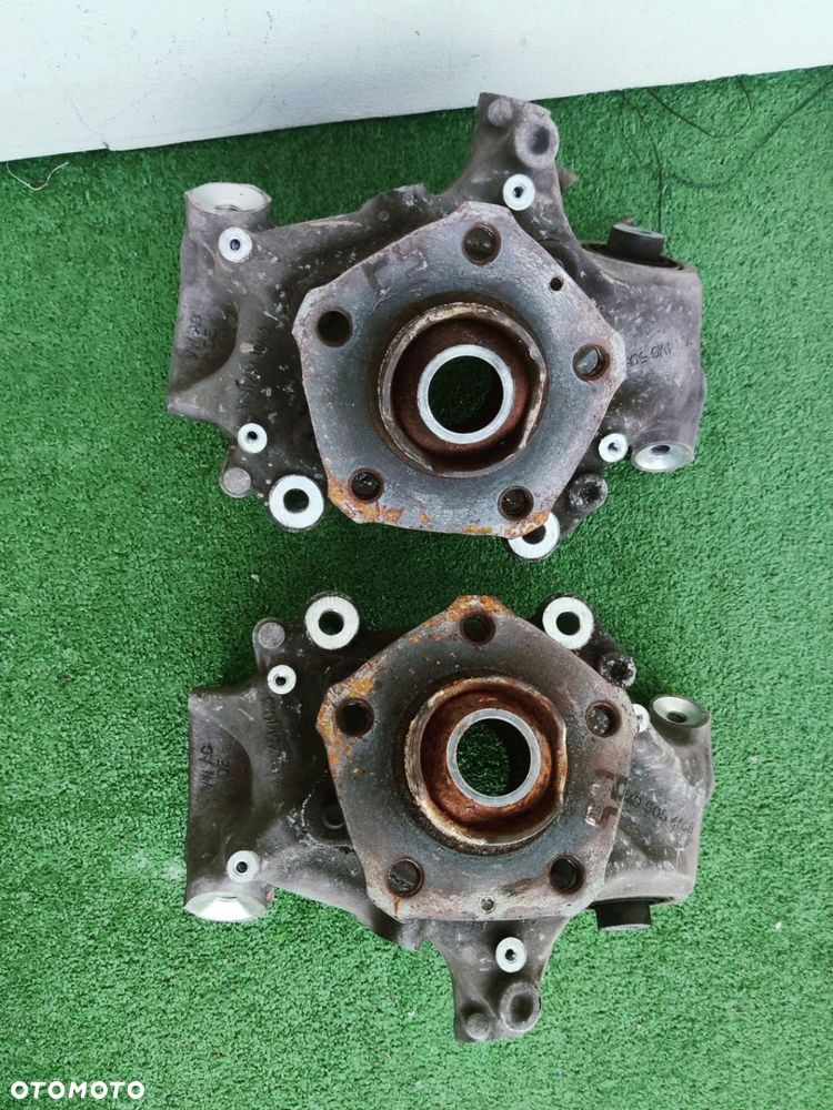 Zwrotnica lewy tył Audi Q7 2