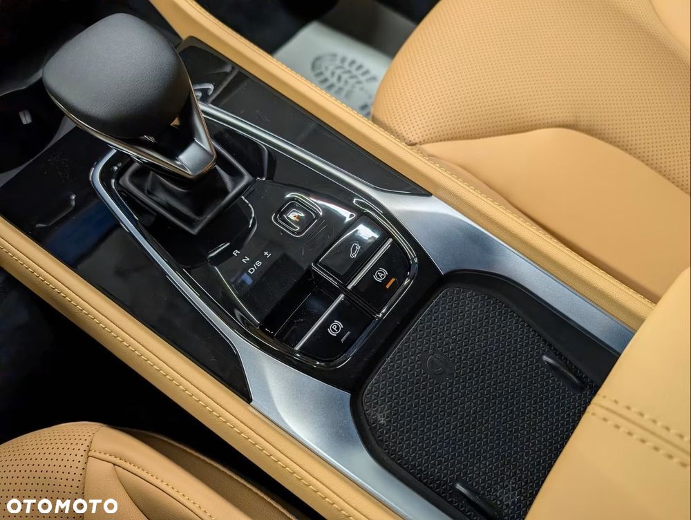 MG HS 1.5 T-GDI Exclusive DCT - 13