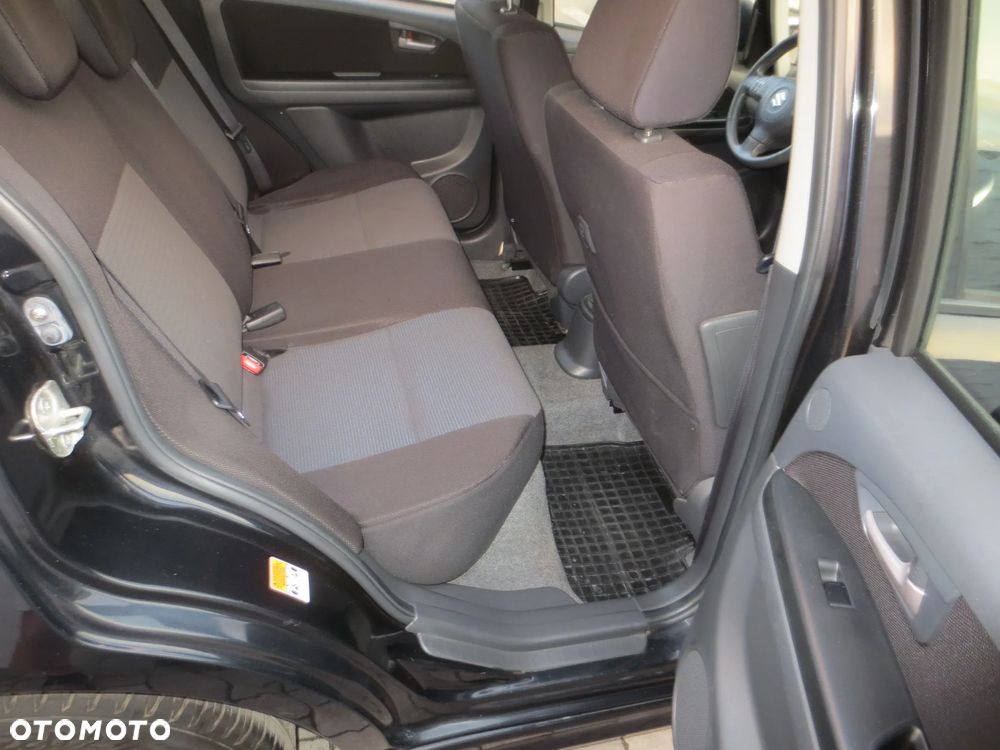 Suzuki SX4 - 10
