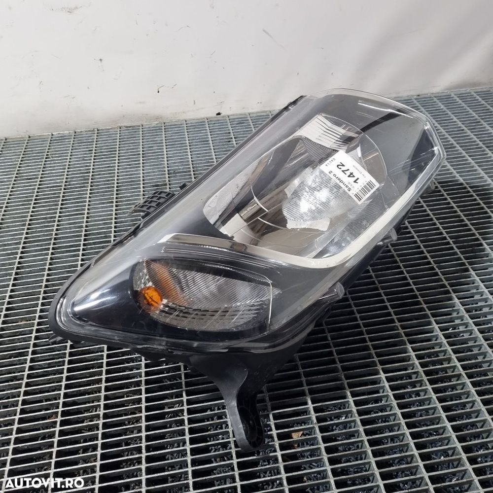 Far Dreapta Dacia Sandero 2 2012 - 2016 Hatchback 4 Usi (1472) Fara xenon - 2