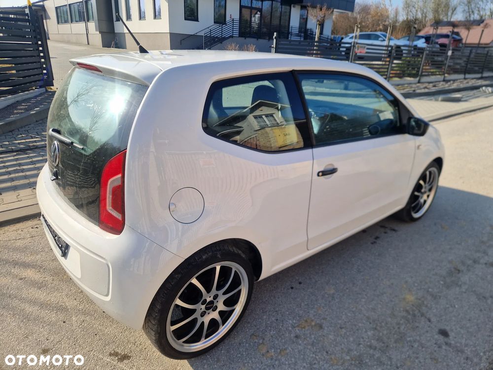 Volkswagen up! - 17