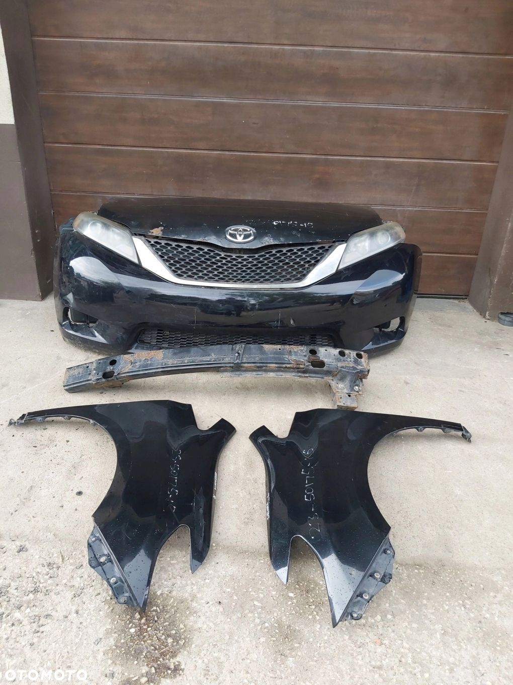 TOYOTA SIENNA Sport kompletny przód ZDERZAK MASKA Pas przedni - 1