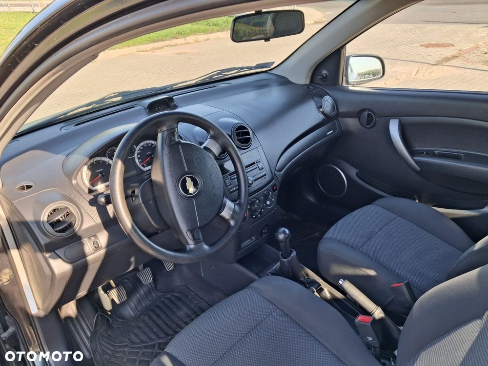 Chevrolet Aveo 1.2 - 8