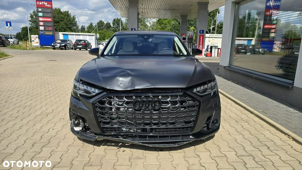 Audi S8 - 1