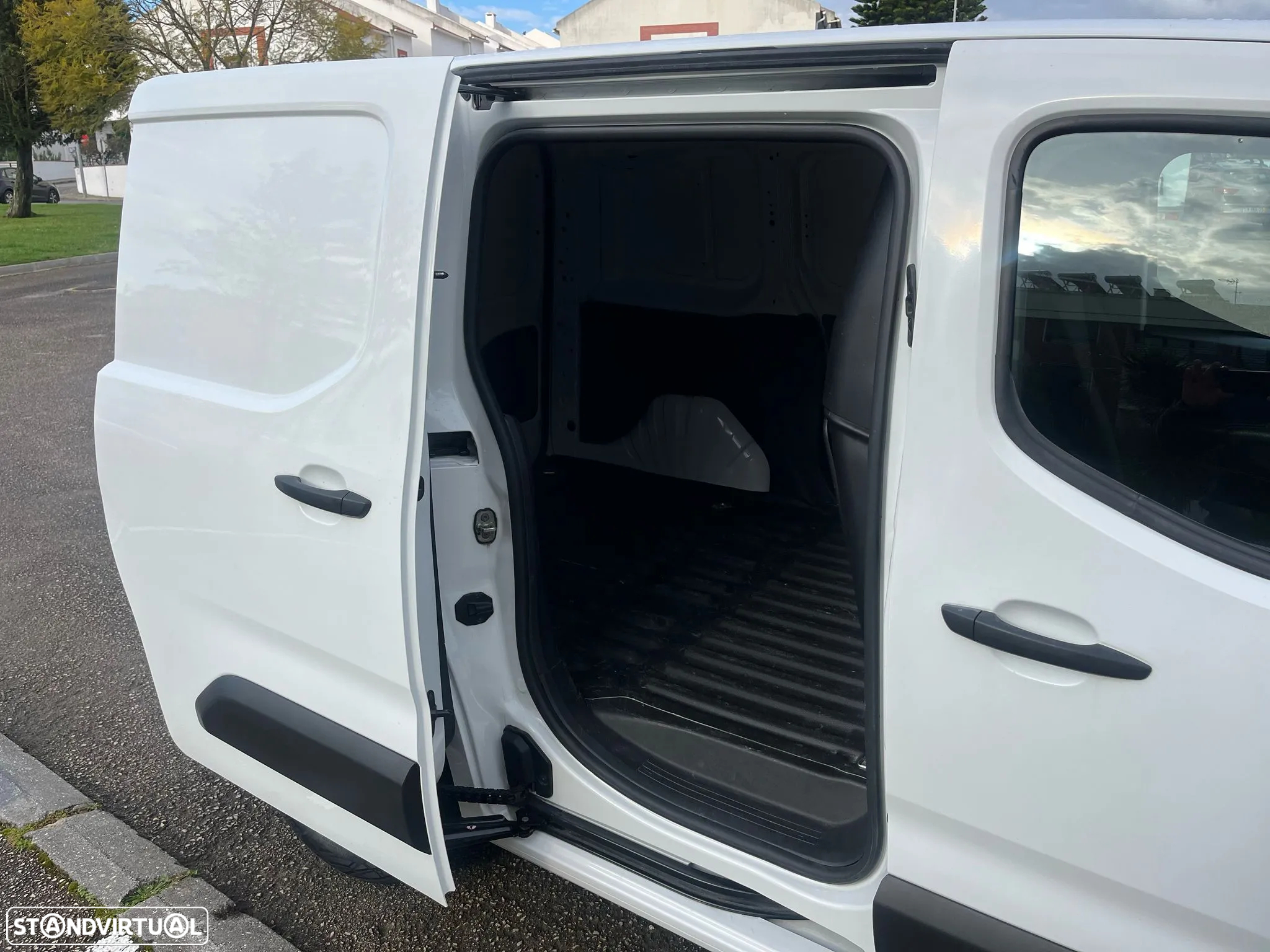 Toyota PROACE CITY L1 1.5 102cv - AC - IVA DEDUTÍVEL - 9