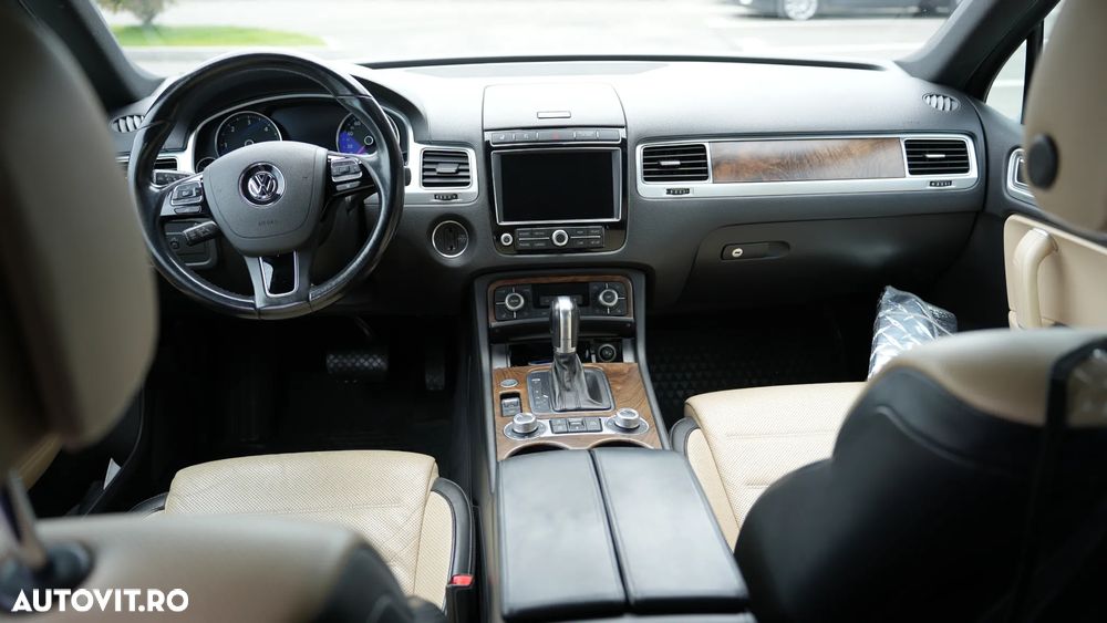 Volkswagen Touareg - 11